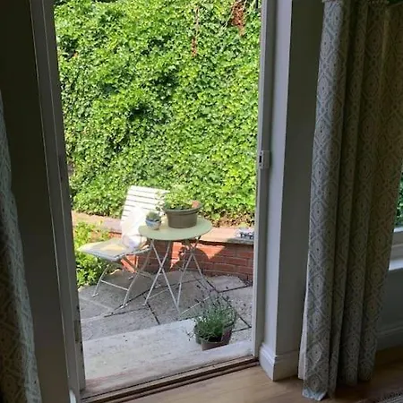 Beautiful Georgian Cottage Within A Private Walled Garden Oakham Exterior photo