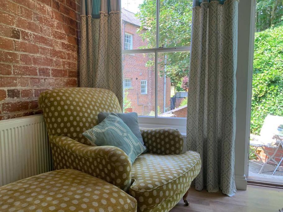 Beautiful Georgian Within A Private Walled Garden *