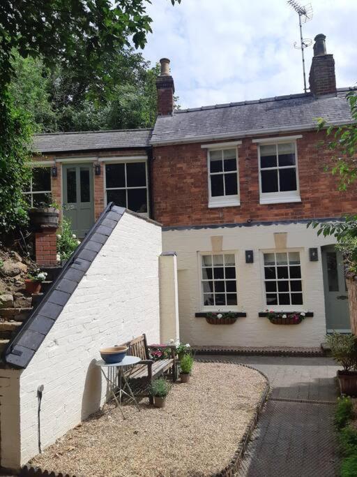 Beautiful Georgian Within A Private Walled Garden Holiday home