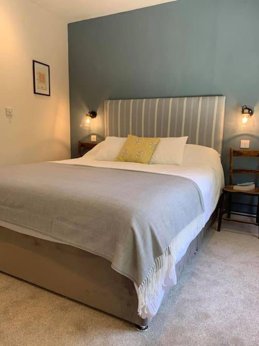 Beautiful Georgian Within A Private Walled Garden Holiday home *